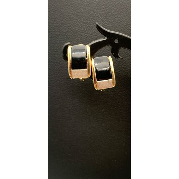 Vintage Monet Petite Quiet Luxury Gold Tone W Black & Silver Clip On Earrings - Picture 1 of 4